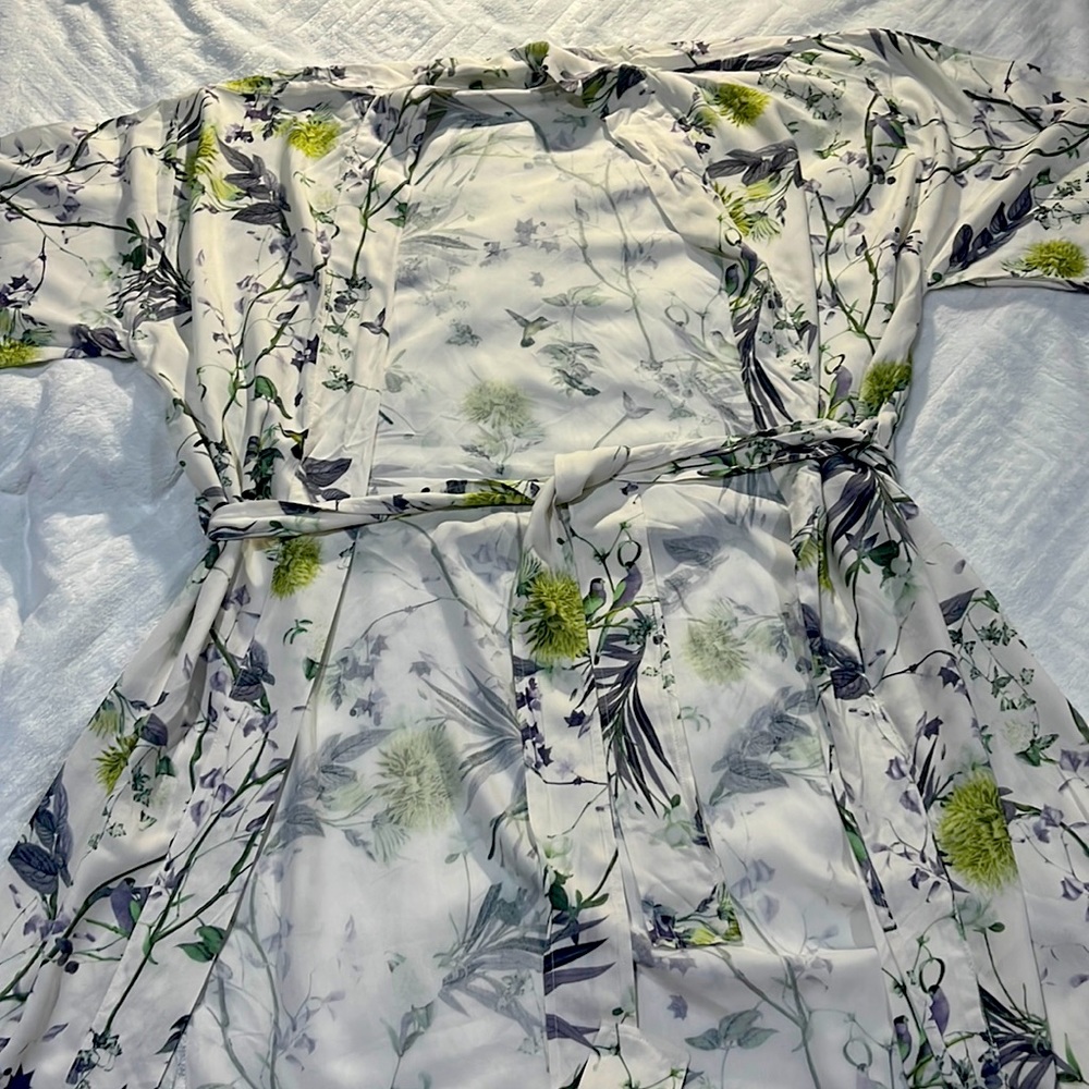 Flora Nikrooz-Silk robe